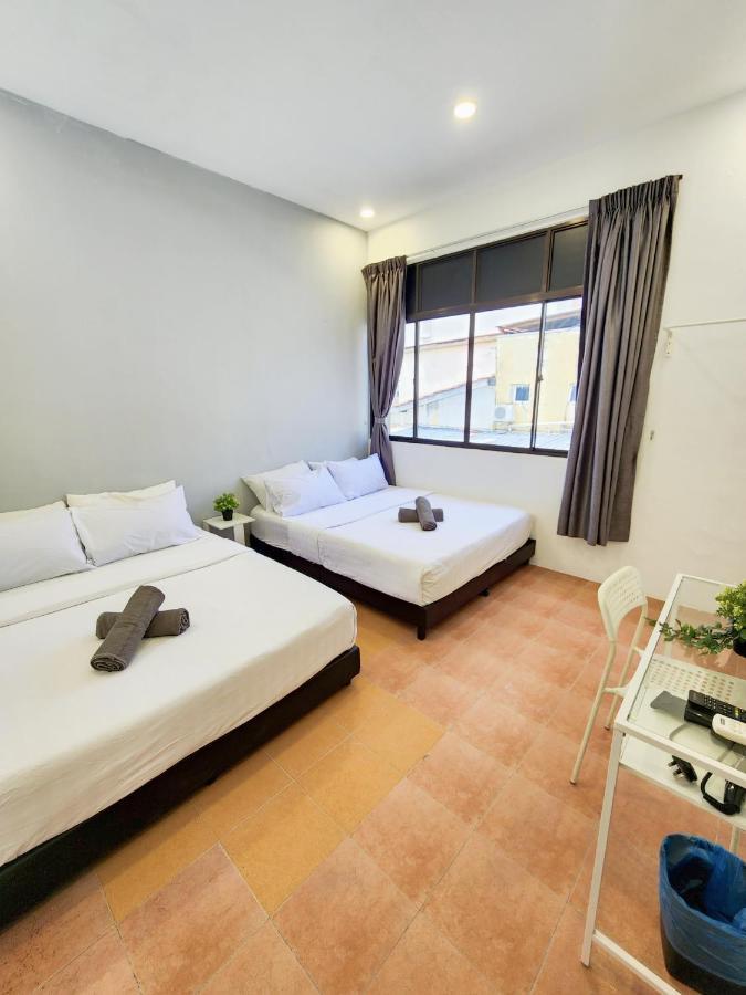 Gurney Coast Guest House By Sky Hive George Town Bagian luar foto