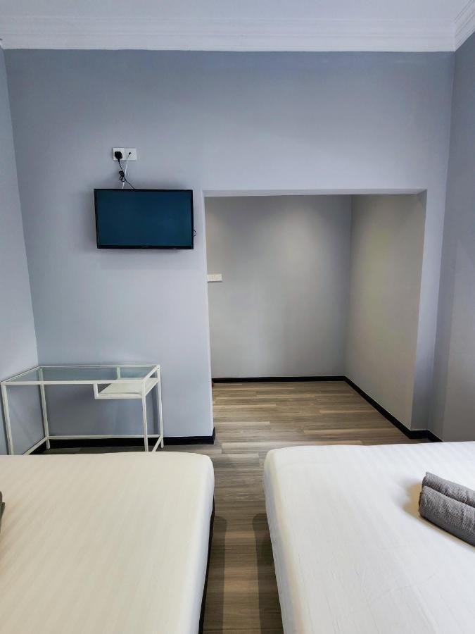 Gurney Coast Guest House By Sky Hive George Town Bagian luar foto
