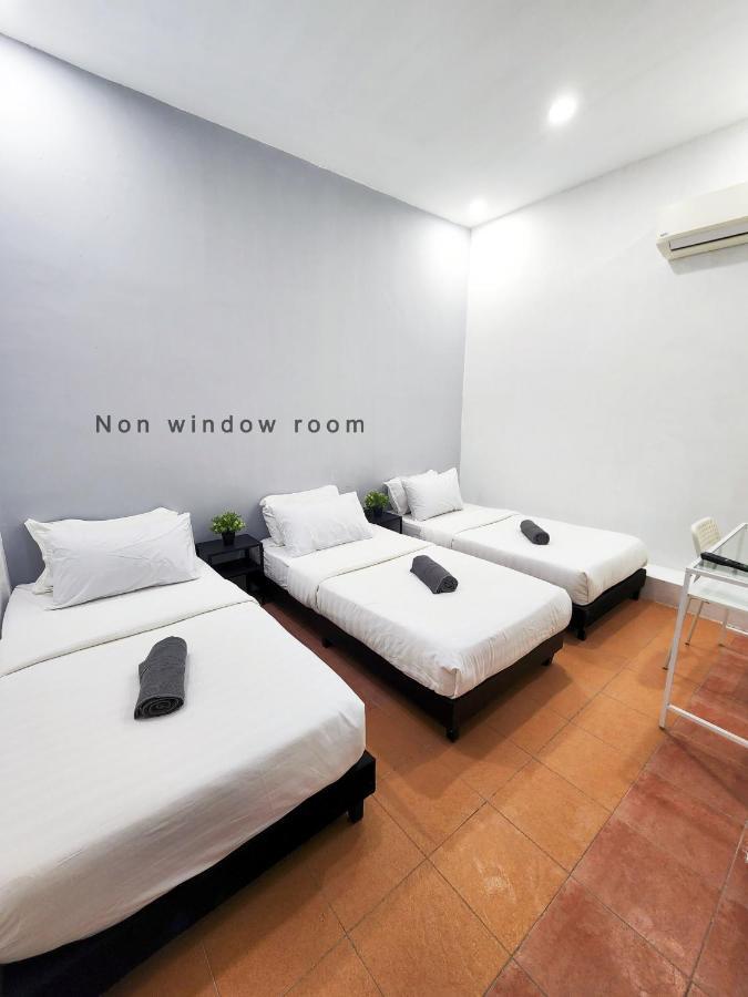 Gurney Coast Guest House By Sky Hive George Town Bagian luar foto