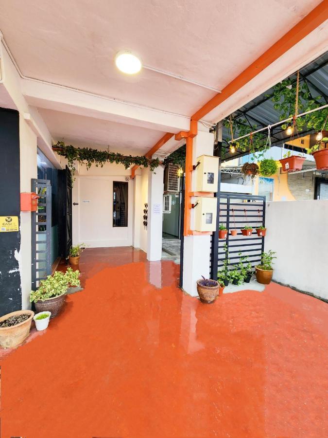 Gurney Coast Guest House By Sky Hive George Town Bagian luar foto